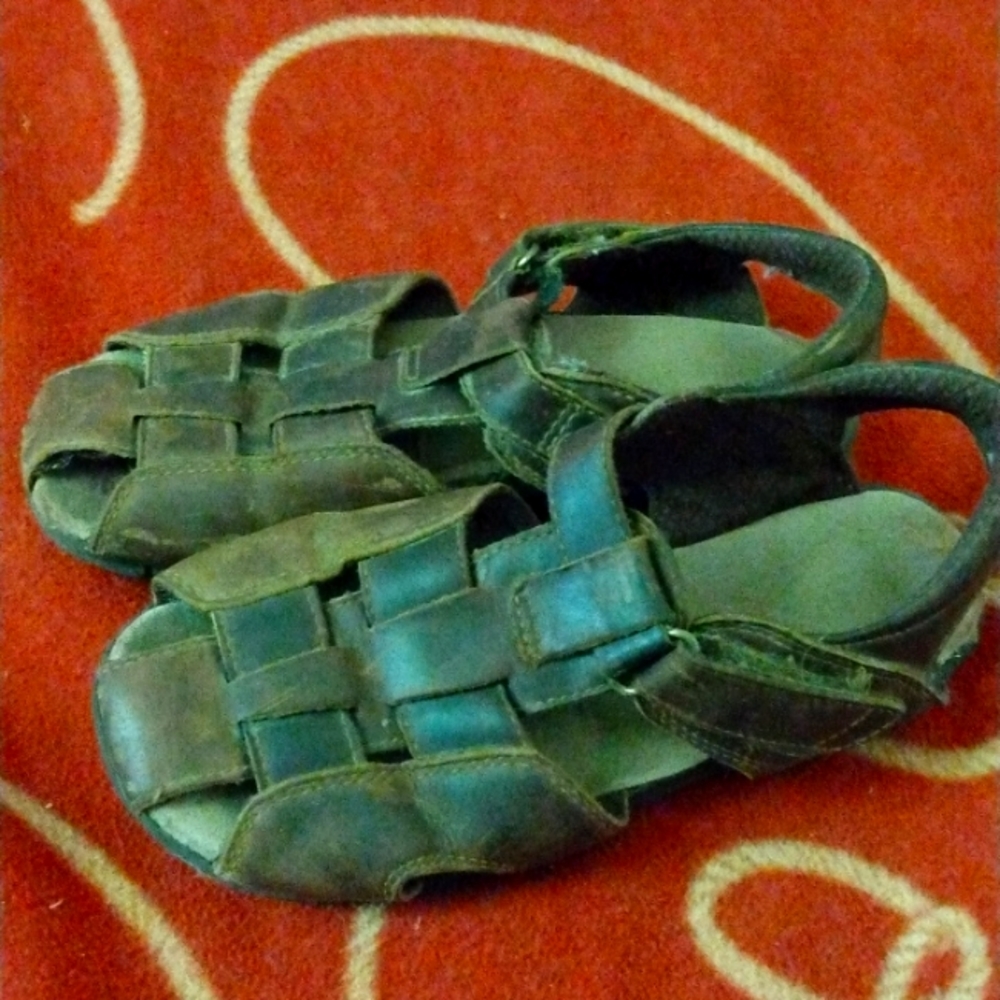 Kids sandals used stride rite